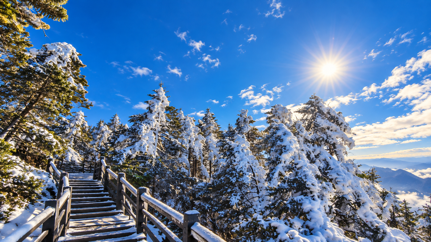 轿子雪山冰雪季雪景与景区栈道