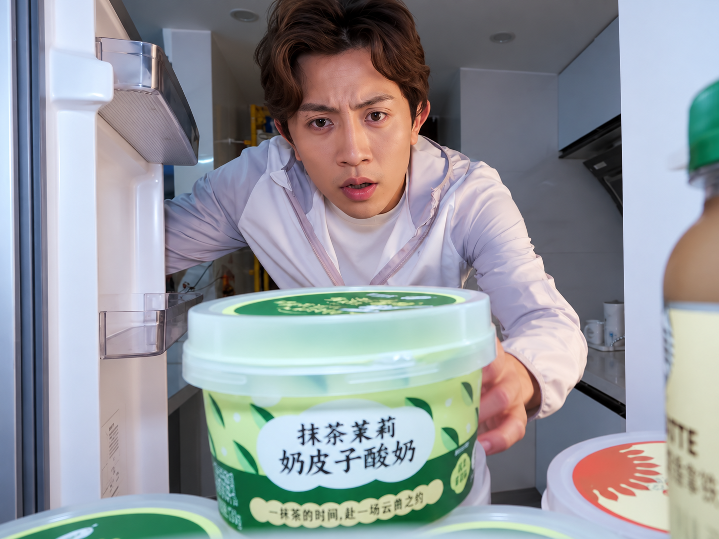 周桐立新希望雪兰抹茶茉莉奶皮子酸奶创意视频